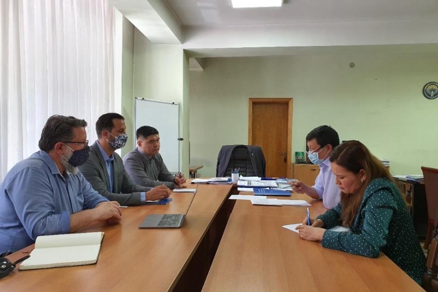 IFAD Country Director Mr Samir Bejaoui and Mission’s Team Leader Mr Lee Sorensen meet Deputy Minister of Agriculture, Water Resources and Regional Development Mr Azamat Mukashev